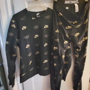 Nike sweatshirt and leggings